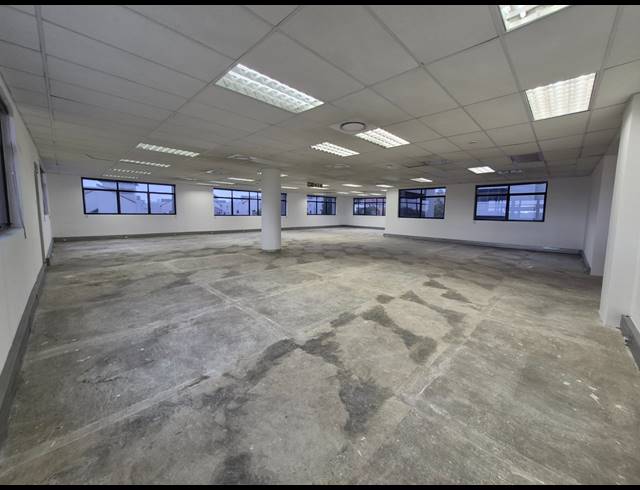 330M² OFFICE TO LET IN SUNNINGHILL
